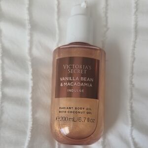 Victoria's Secret Indulge Body Oil in Shimmering Gold